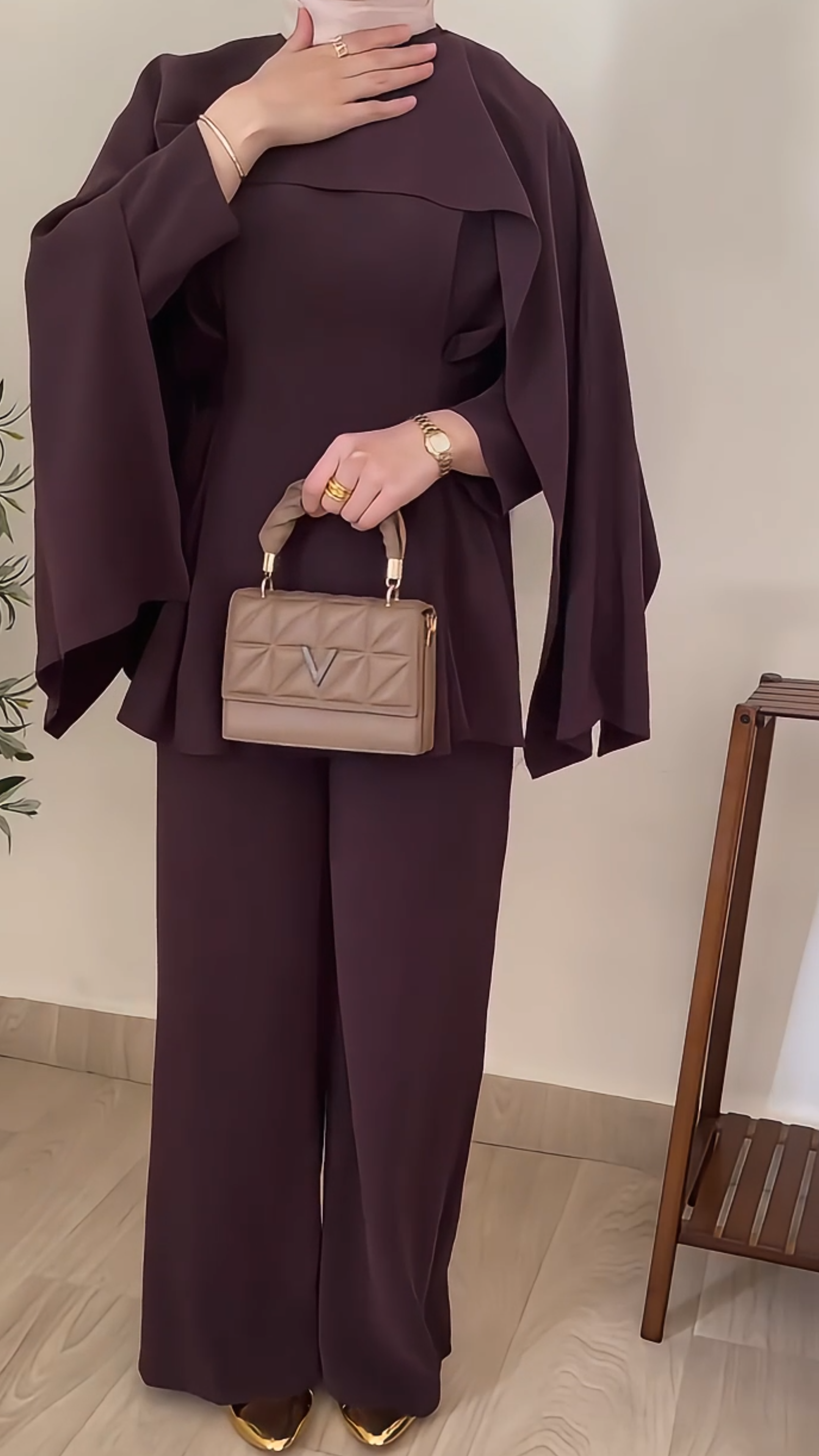 طقم نسائي أنيق فضفاض – راحة وفخامة في لوك واحد 👗✨