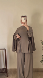 طقم نسائي أنيق فضفاض – راحة وفخامة في لوك واحد 👗✨